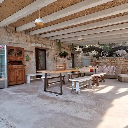 Apollo House Of Puglia